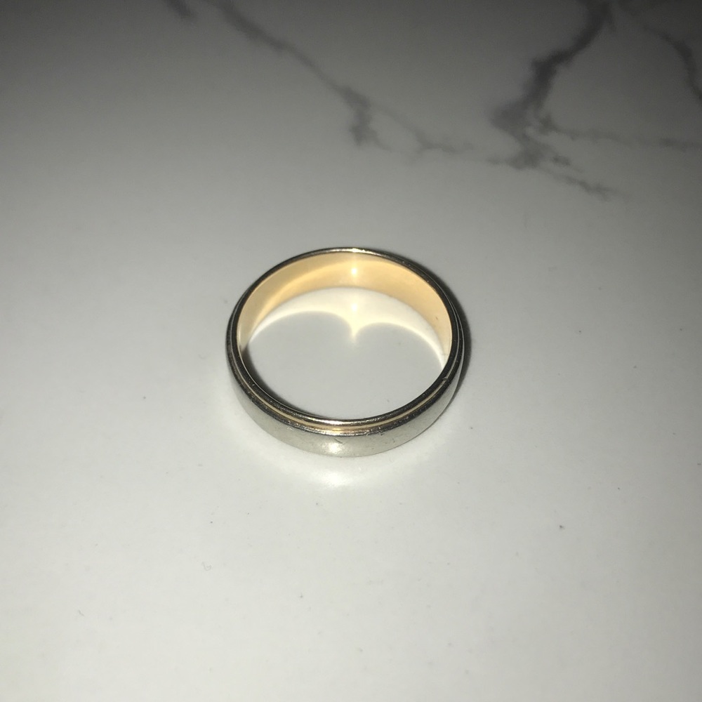 18k Gold and Platinum Wedding Band size 7.2